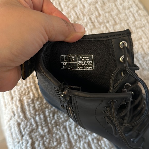 Dr. Marten’s YOUTH 1460 SOFTY T LEATHER LACE UP BOOTS - Picture 5 of 10